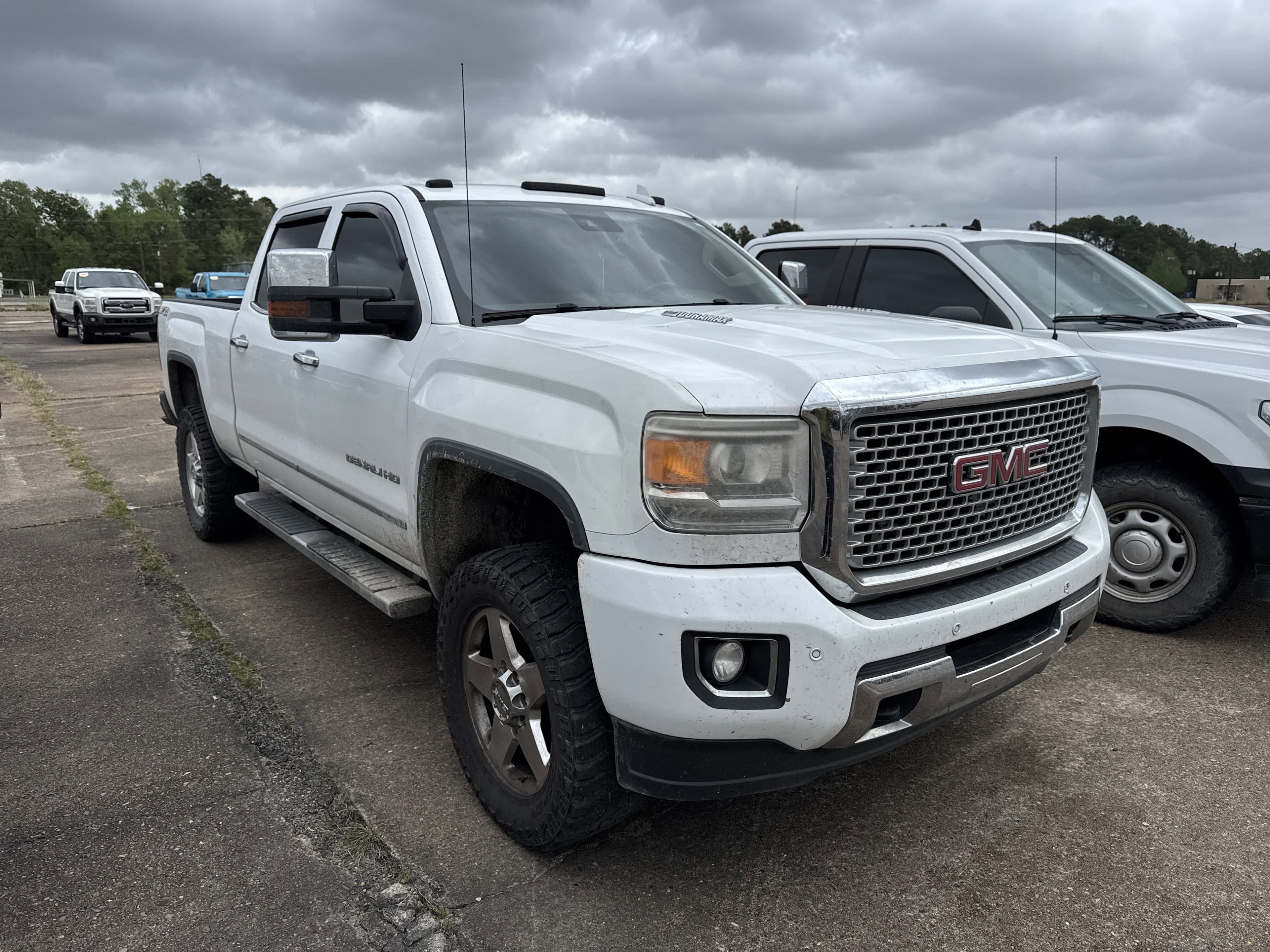 2015 GMC Sierra 2500HD available WiFi Denali