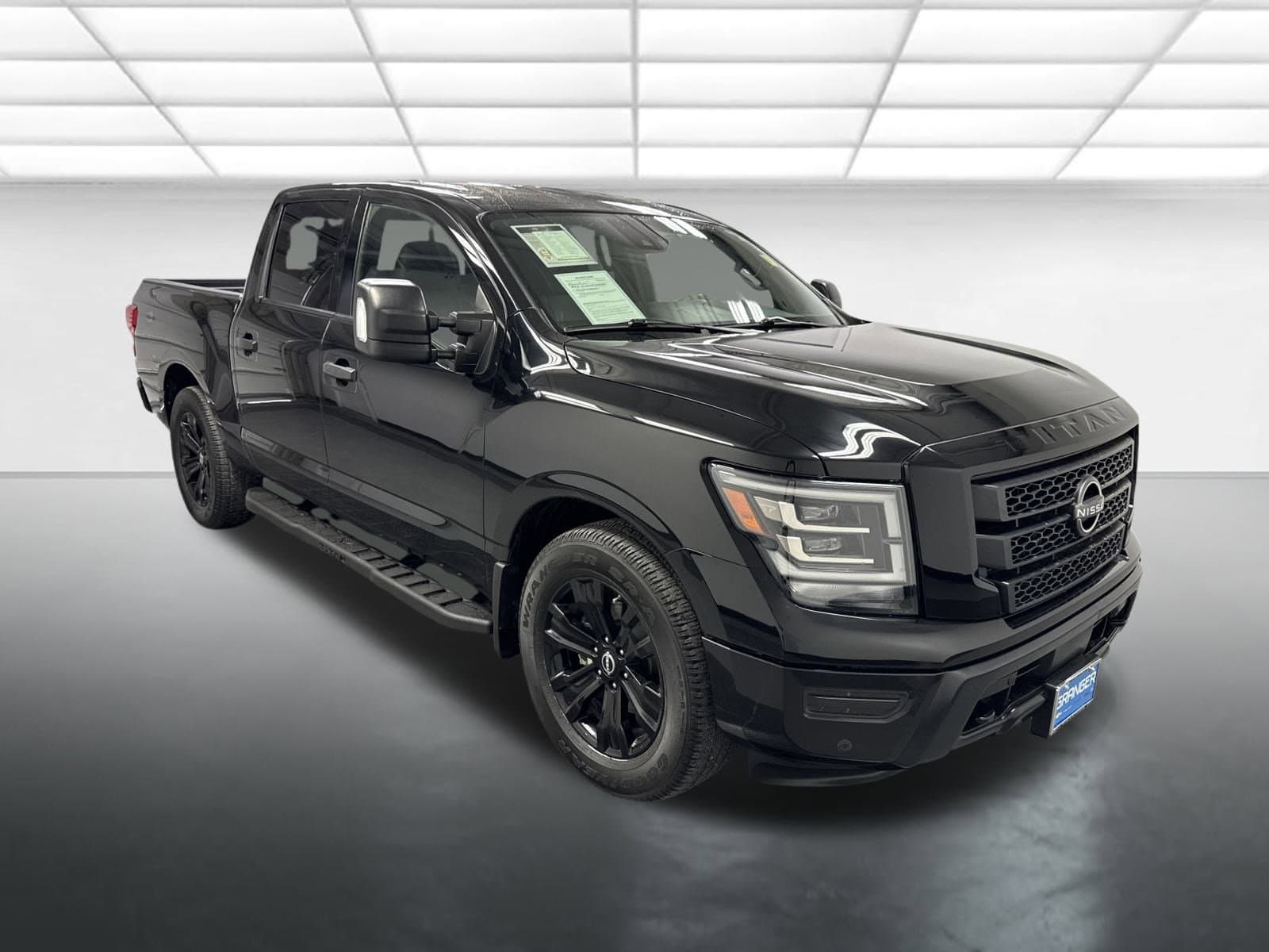 2023 Nissan Titan SV